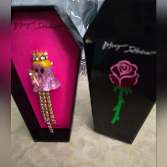Betsey Johnson Pink Princess Ghost Brooch! NIB! - Picture 7 of 11